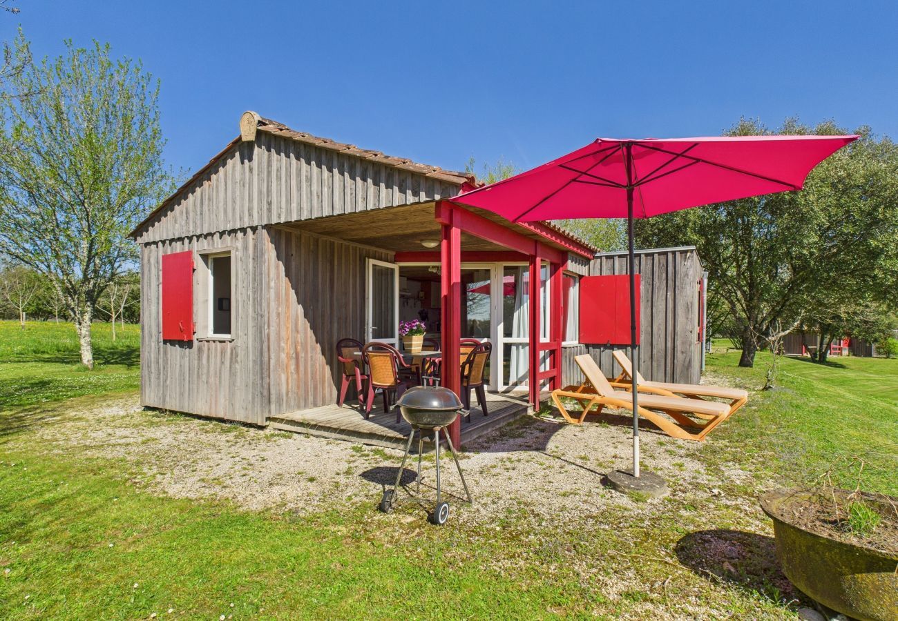 Chalet à Salignac-Eyvigues - Gîte La Brousse 1 - piscine - pour 5 avec jardin 