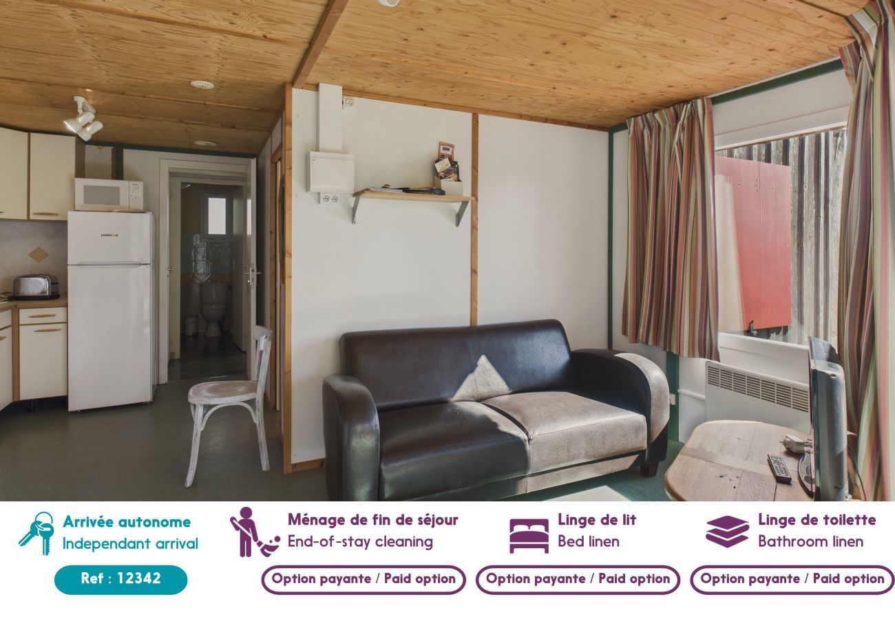 Chalet à Salignac-Eyvigues - Gîte La Brousse 1 - piscine - pour 5 avec jardin 