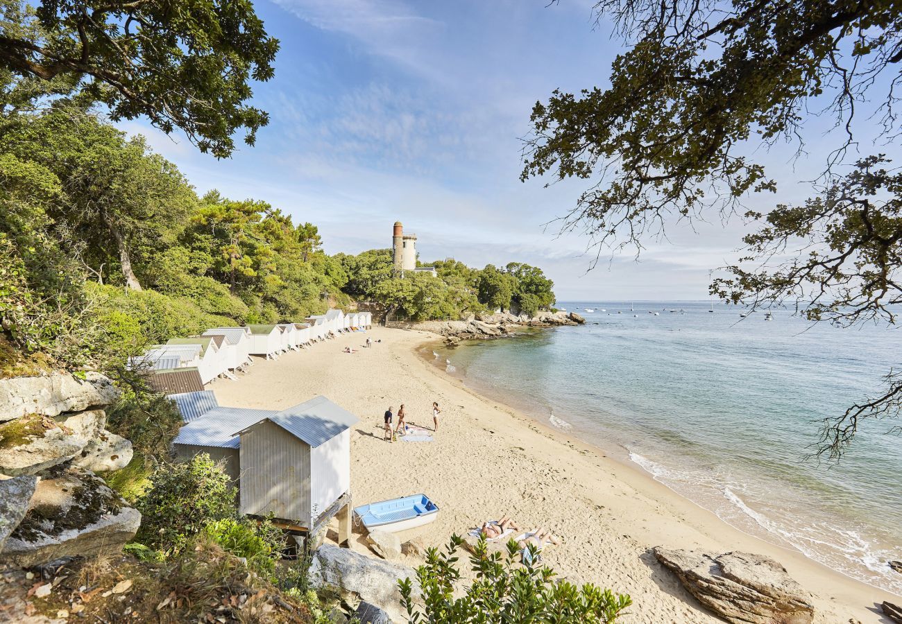 Maison à Noirmoutier-en-l´Ile - 100 m de la plage - 6 adultes / 4 enfants - Jardin