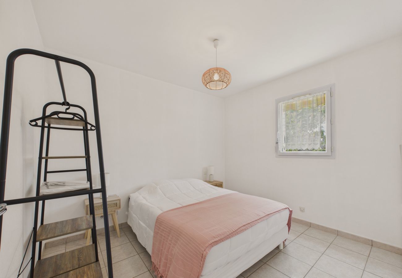 Maison à Saint-Vincent-sur-Jard - Jolie maison pour 4 personnes avec jardin 