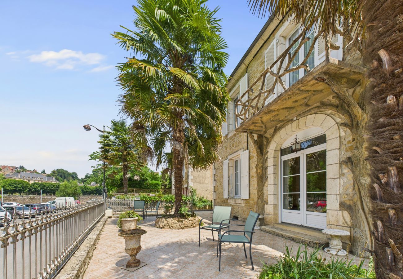 Maison à Montignac - Face à la Vézère - Maison pour 6 - Terrasse 