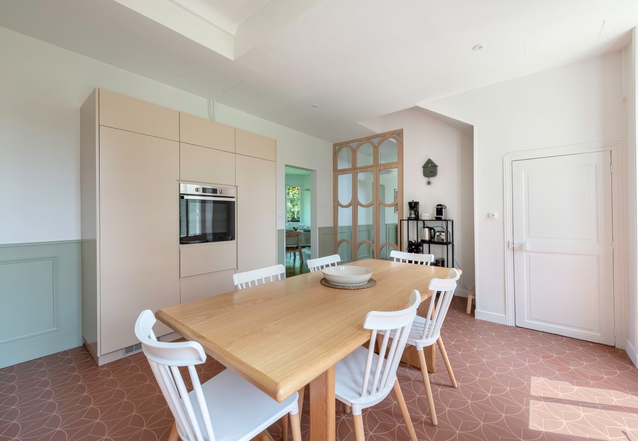 Villa à Saint-Michel-Chef-Chef - Villa de charme à 250m de la plage pour 14