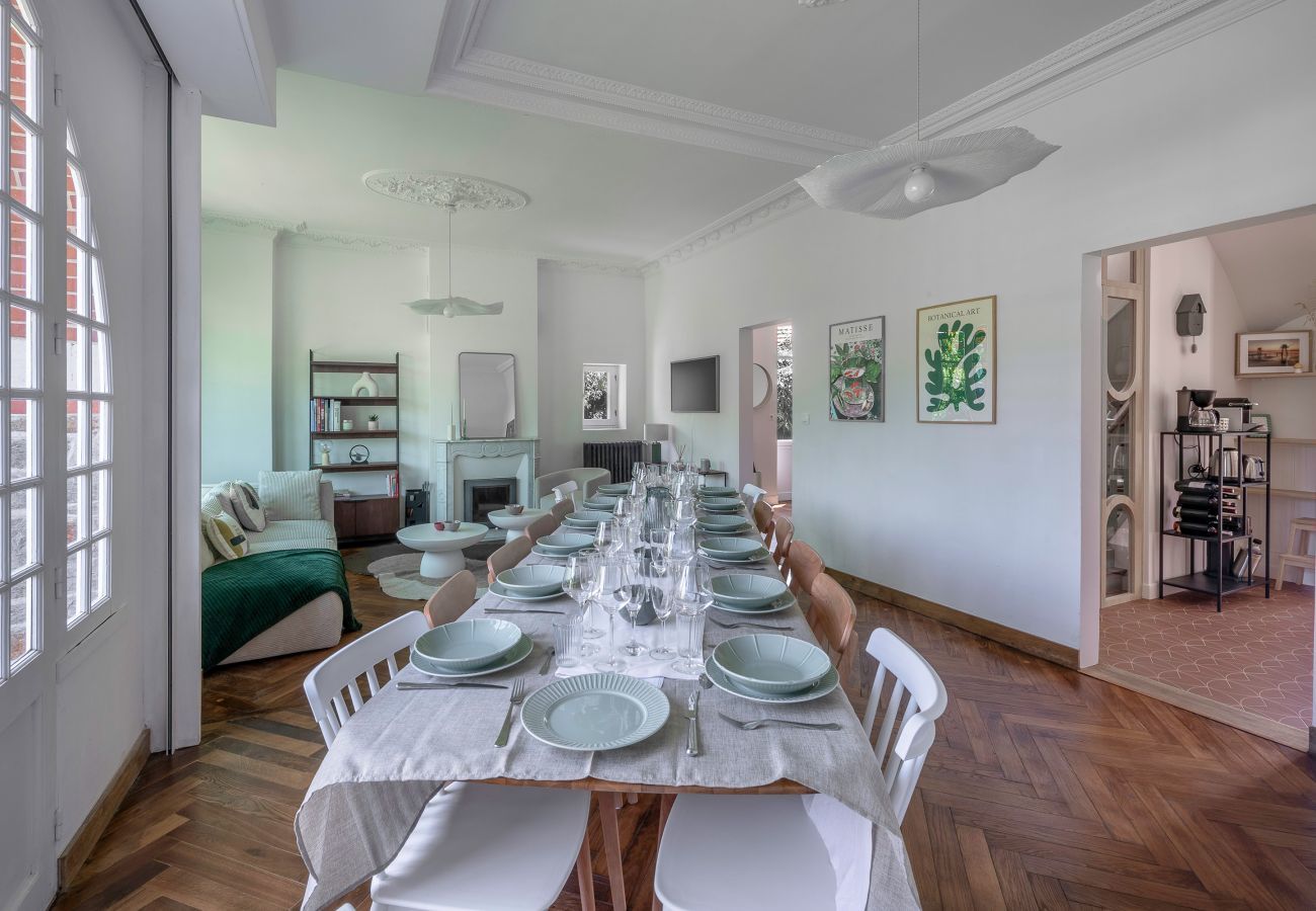 Villa à Saint-Michel-Chef-Chef - Villa de charme à 250m de la plage pour 14