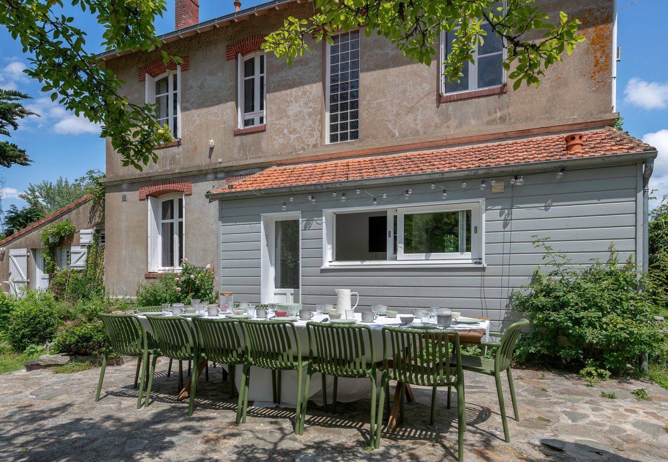 Villa à Saint-Michel-Chef-Chef - Villa de charme à 250m de la plage pour 14