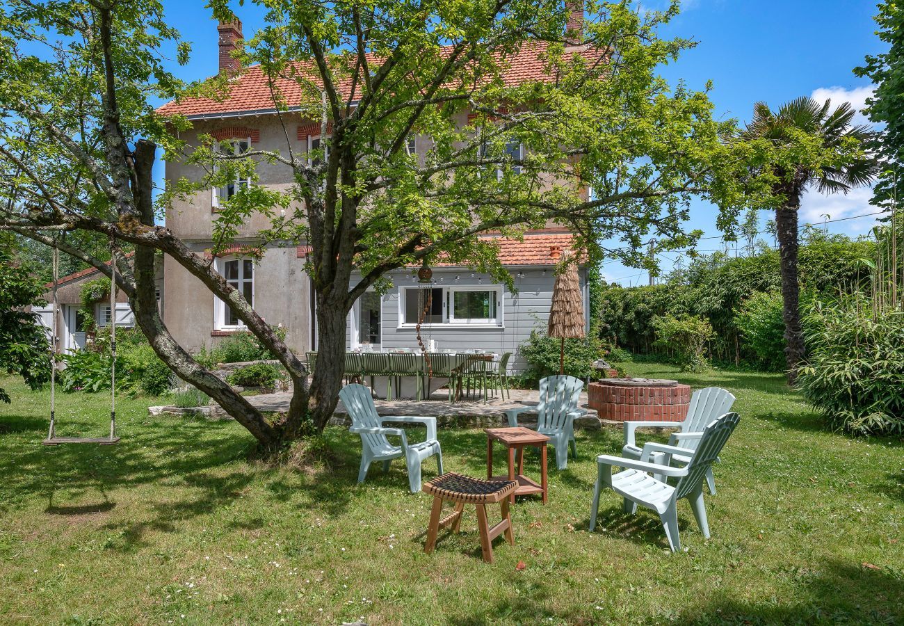 Villa à Saint-Michel-Chef-Chef - Villa de charme à 250m de la plage pour 14
