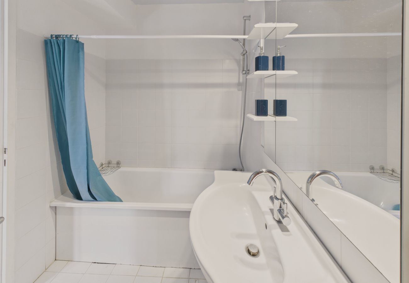 Maison à Peyzac-le-Moustier - Piscine privée - jolie maison 10 adultes 2 enfants