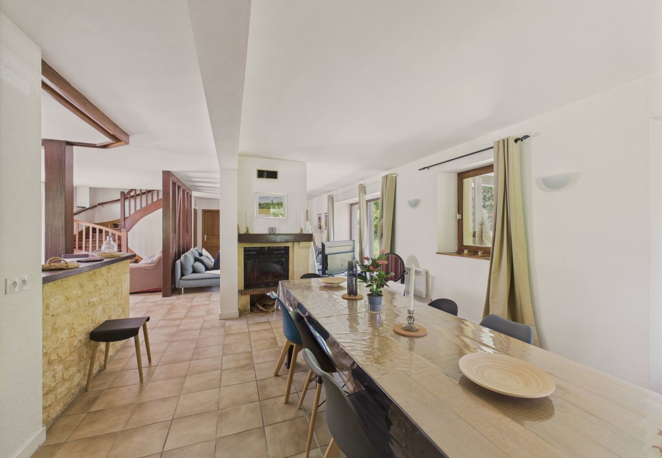 Maison à Peyzac-le-Moustier - Piscine privée - jolie maison 10 adultes 2 enfants