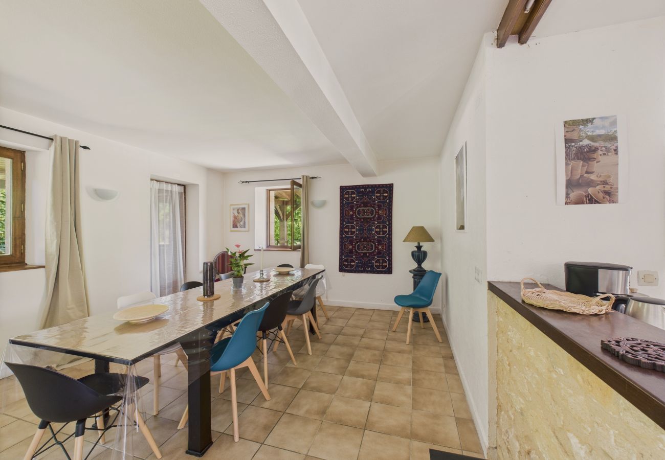 Maison à Peyzac-le-Moustier - Piscine privée - jolie maison 10 adultes 2 enfants