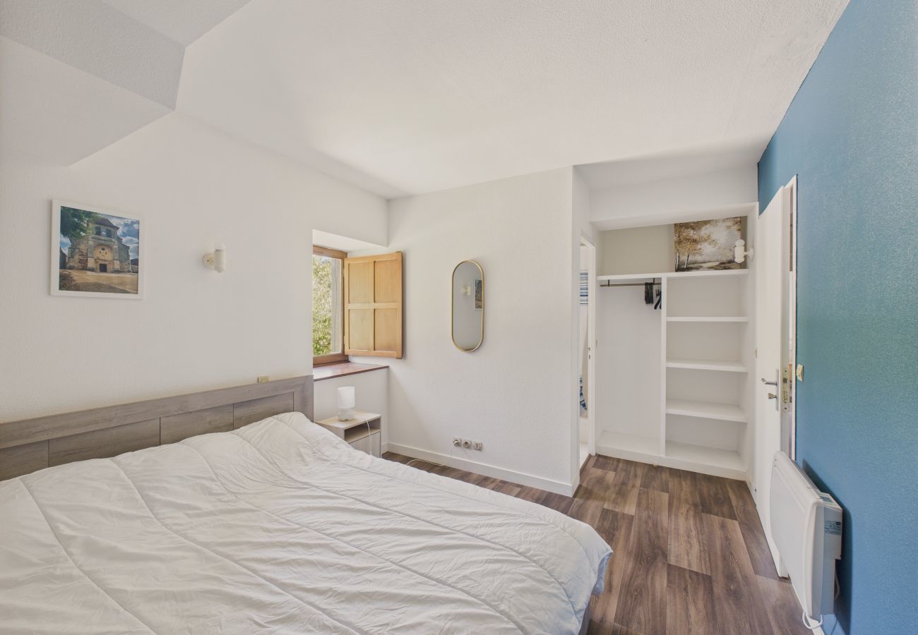 Maison à Peyzac-le-Moustier - Piscine privée - jolie maison 10 adultes 2 enfants