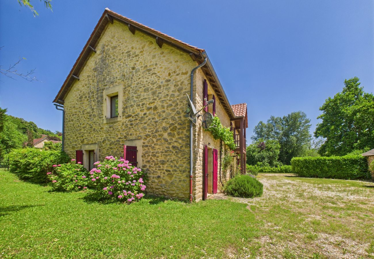 Maison à Peyzac-le-Moustier - Piscine privée - jolie maison 10 adultes 2 enfants