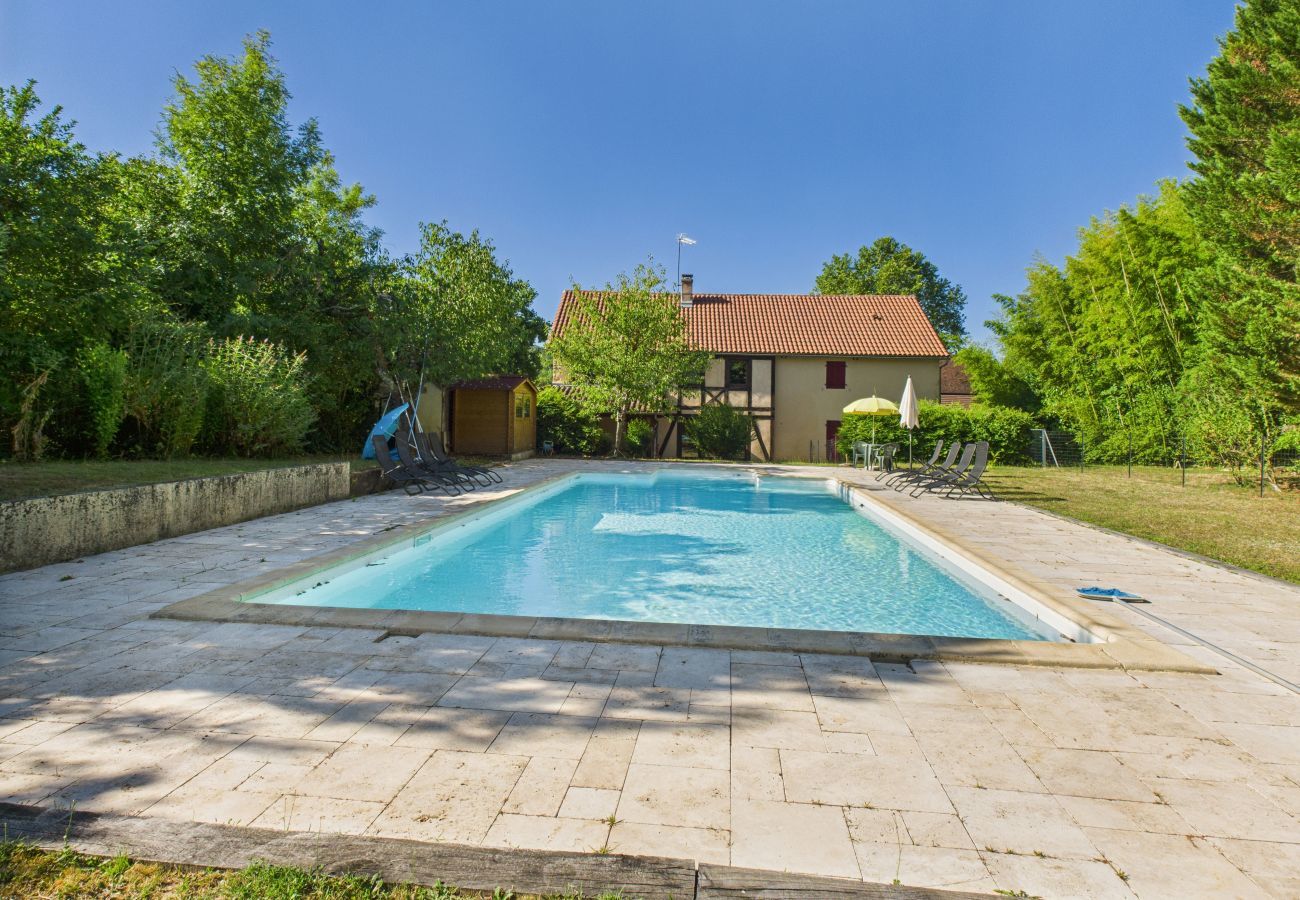 Maison à Peyzac-le-Moustier - Piscine privée - jolie maison 10 adultes 2 enfants