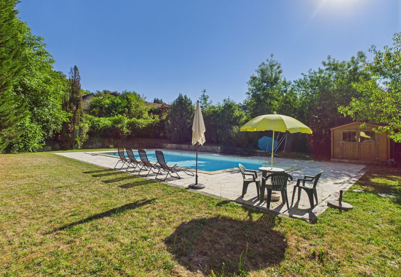 Maison à Peyzac-le-Moustier - Piscine privée - jolie maison 10 adultes 2 enfants