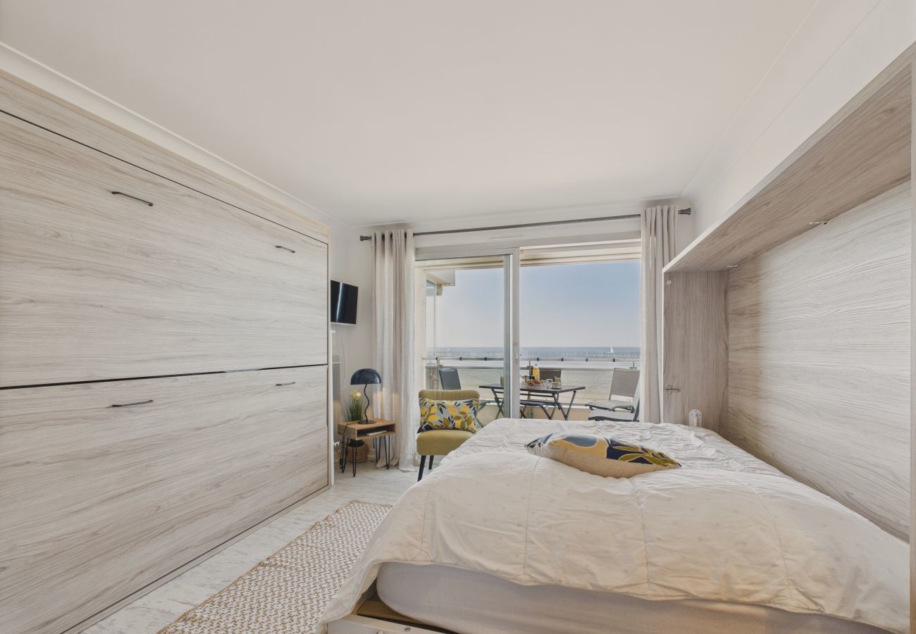 Studio à Les Sables-d´Olonne - Vue mer, joli studio pour 4 à 40m de la plage 