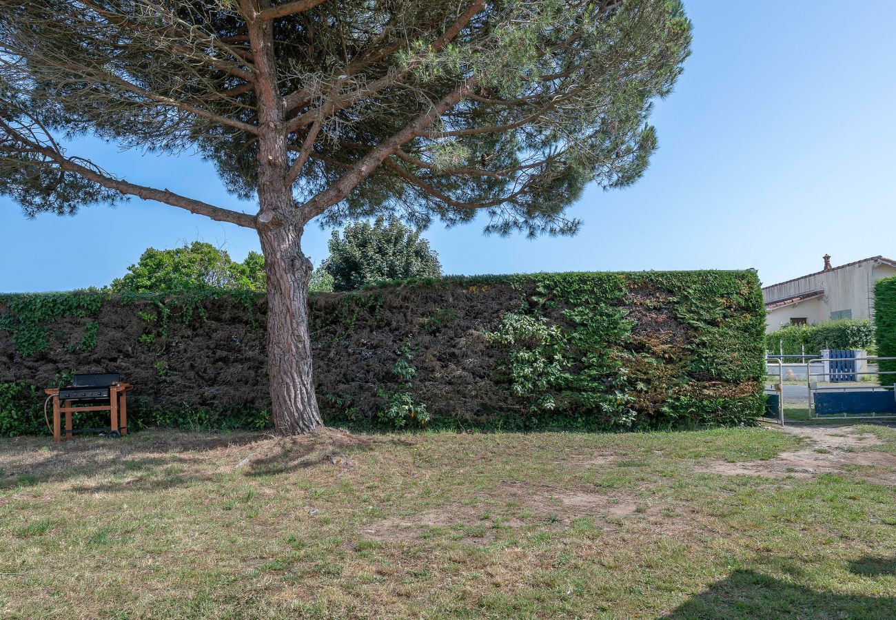 Maison à Saint-Michel-Chef-Chef - 600 m de la plage, maison pour 4 adultes 2 enfants
