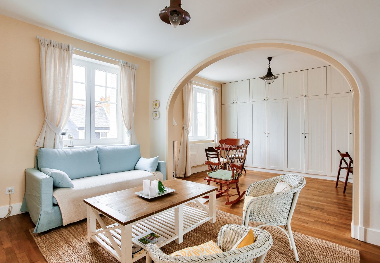 Appartement à Dinard - Vue mer, 150 m de la plage, hyper centre