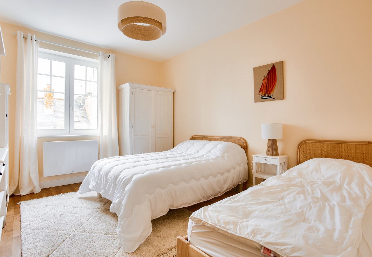 Appartement à Dinard - Vue mer, 150 m de la plage, hyper centre