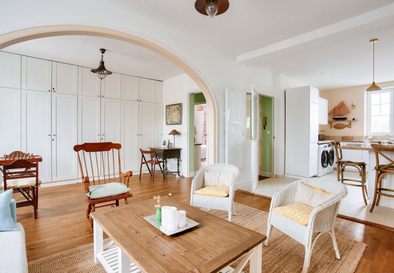 Appartement à Dinard - Vue mer, 150 m de la plage, hyper centre