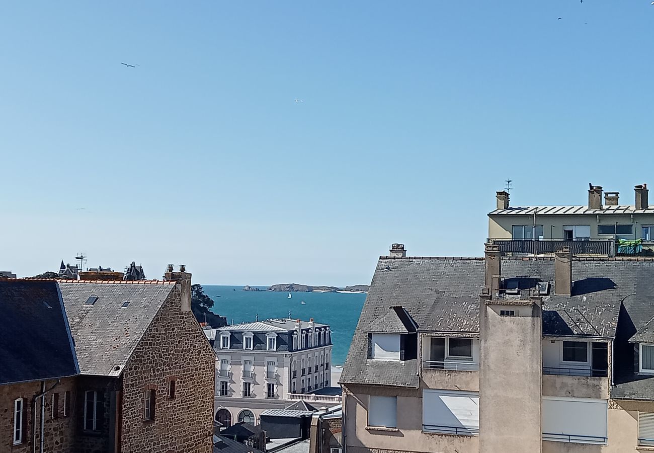 Appartement à Dinard - Vue mer, 150 m de la plage, hyper centre