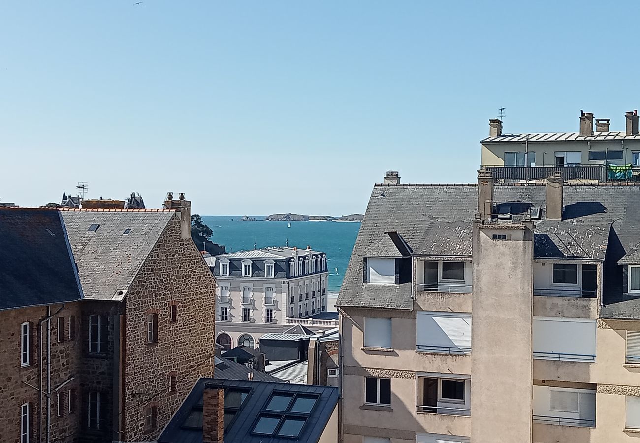 Appartement à Dinard - Vue mer, 150 m de la plage, hyper centre