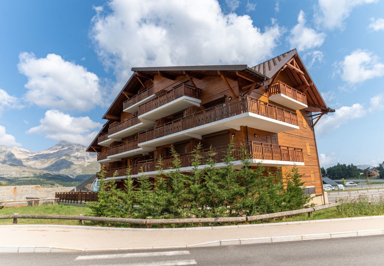 Appartement à Le Dévoluy - Terrasse avec vue sur les montagnes pour 6