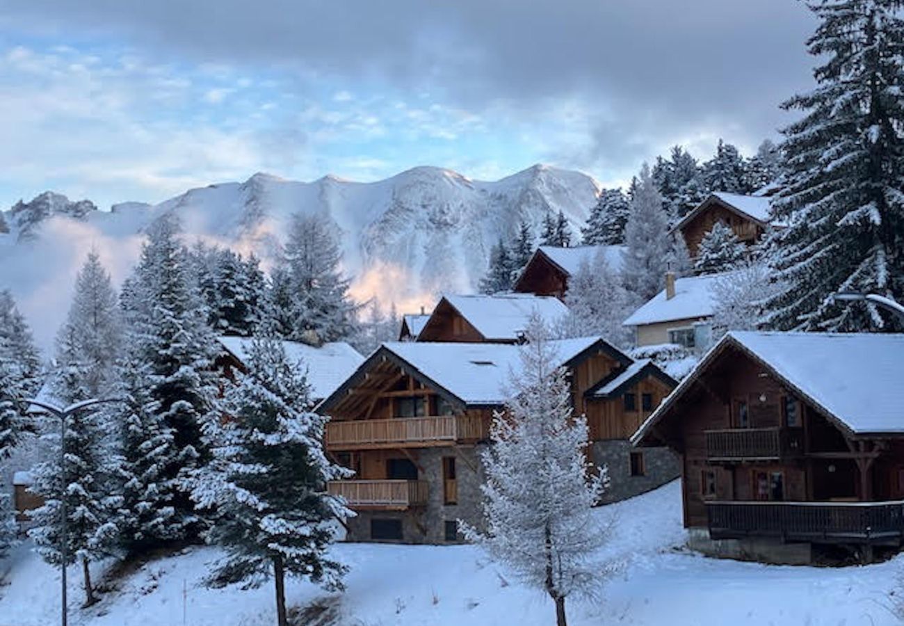 Appartement à Le Dévoluy - Terrasse avec vue sur les montagnes pour 6