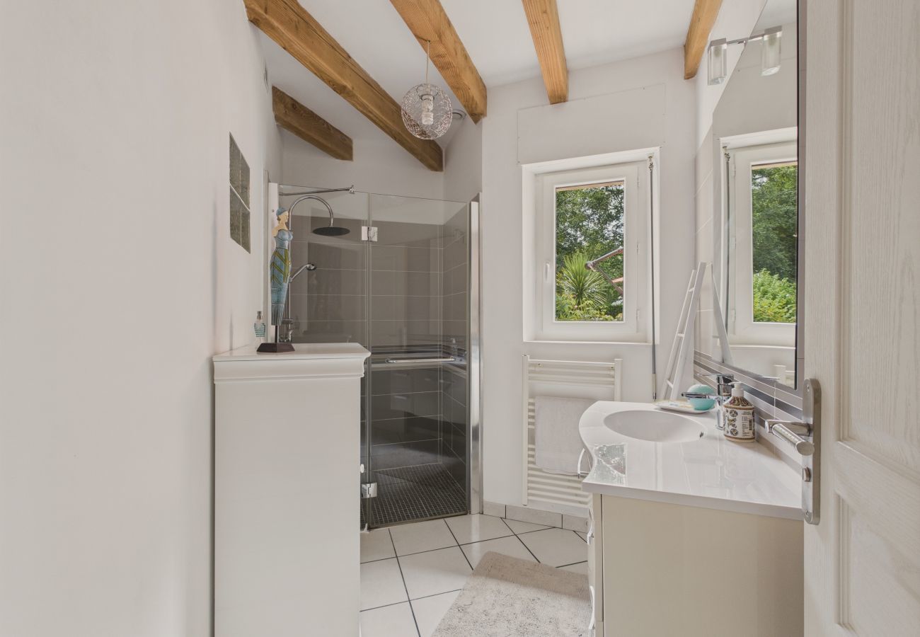 Maison à Fouesnant - Grand jardin et terrasse - 6 adultes, 2 enfants