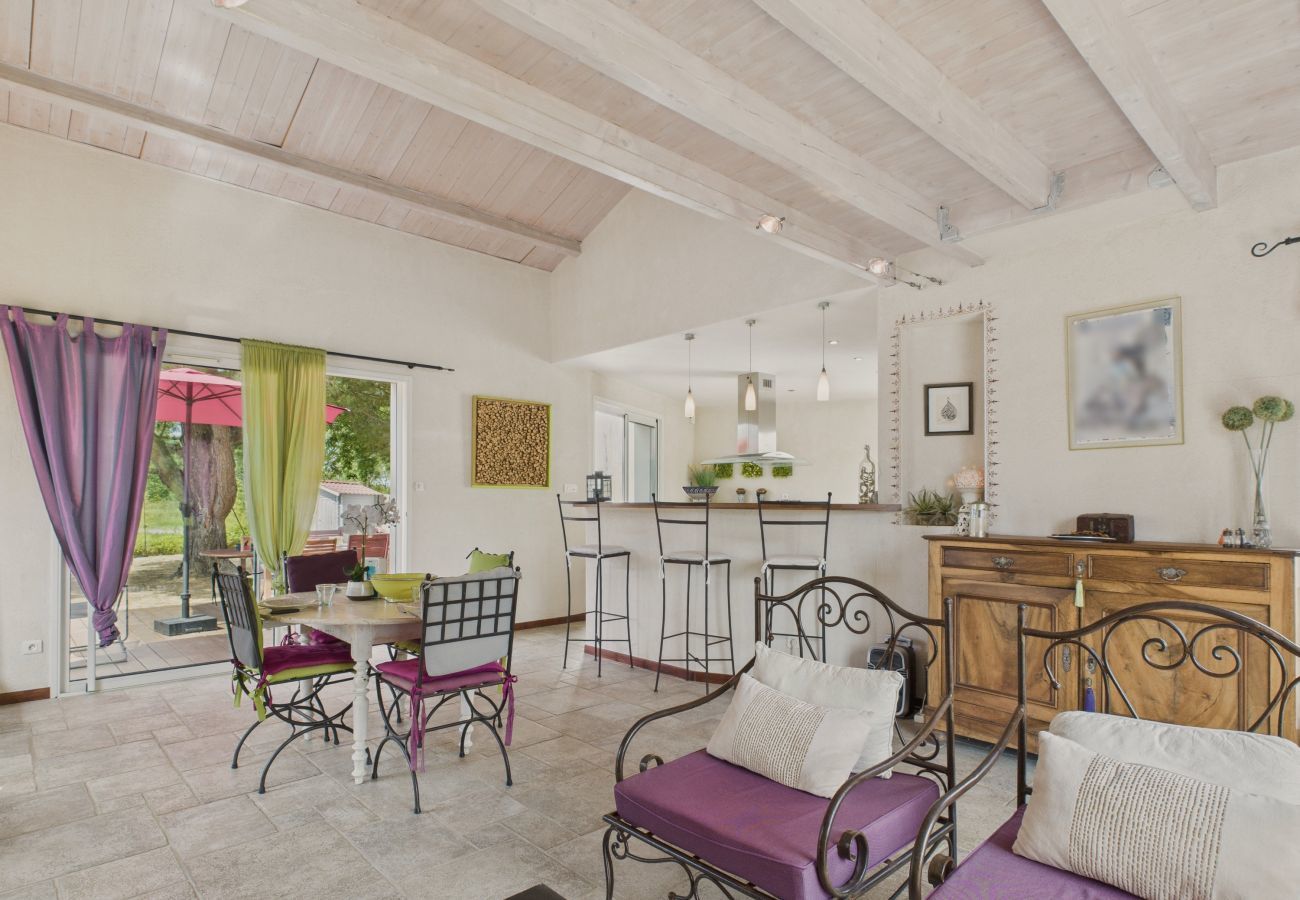 Maison à Longeville-sur-Mer - Maison familiale et colorée avec jardin pour 6 