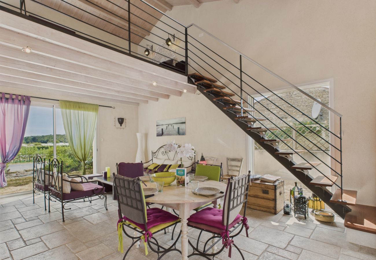 Maison à Longeville-sur-Mer - Maison familiale et colorée avec jardin pour 6 