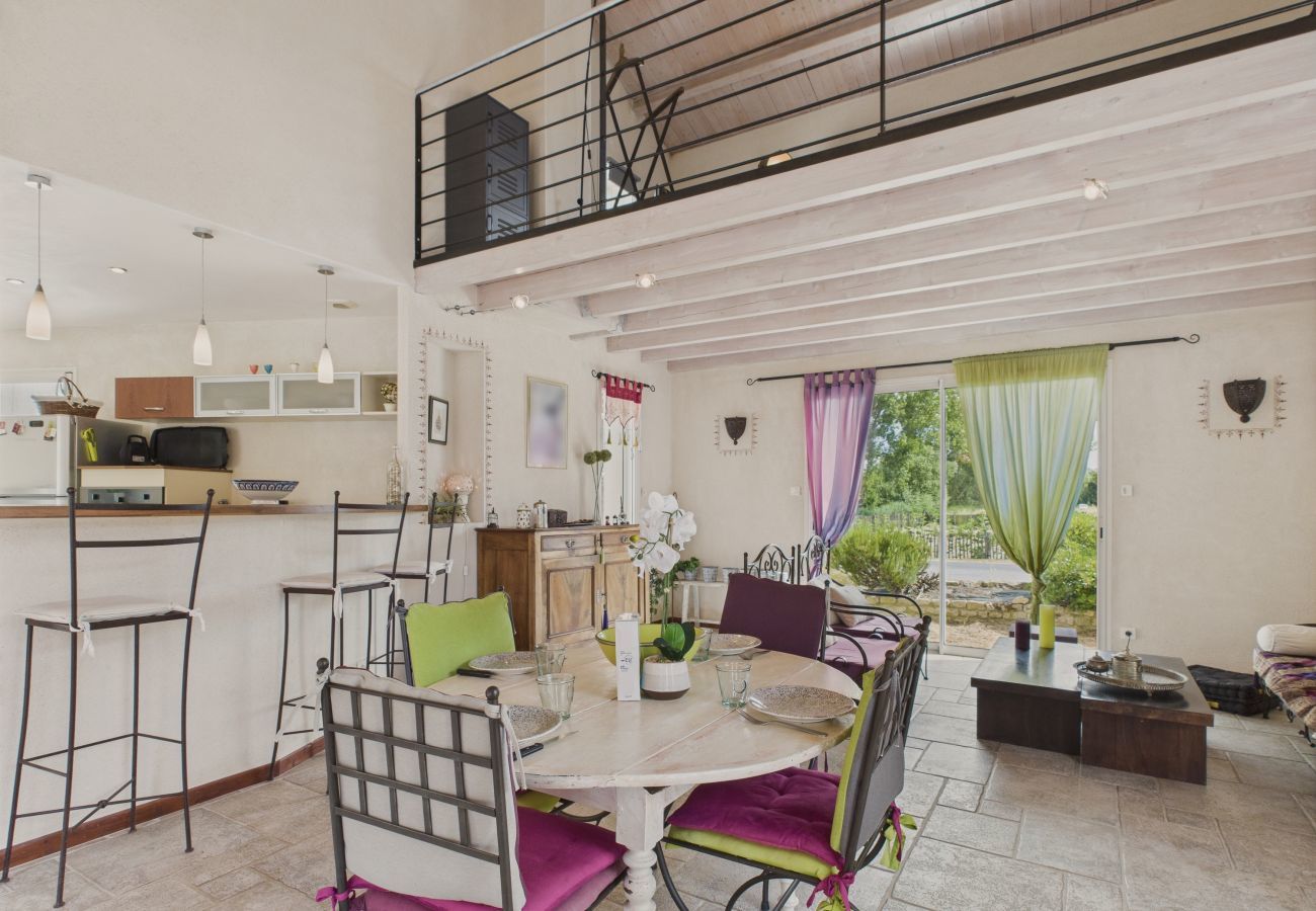 Maison à Longeville-sur-Mer - Maison familiale et colorée avec jardin pour 6 