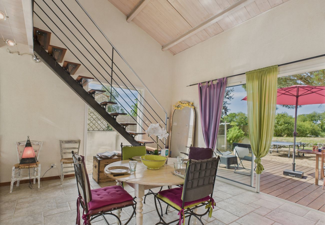 Maison à Longeville-sur-Mer - Maison familiale et colorée avec jardin pour 6 