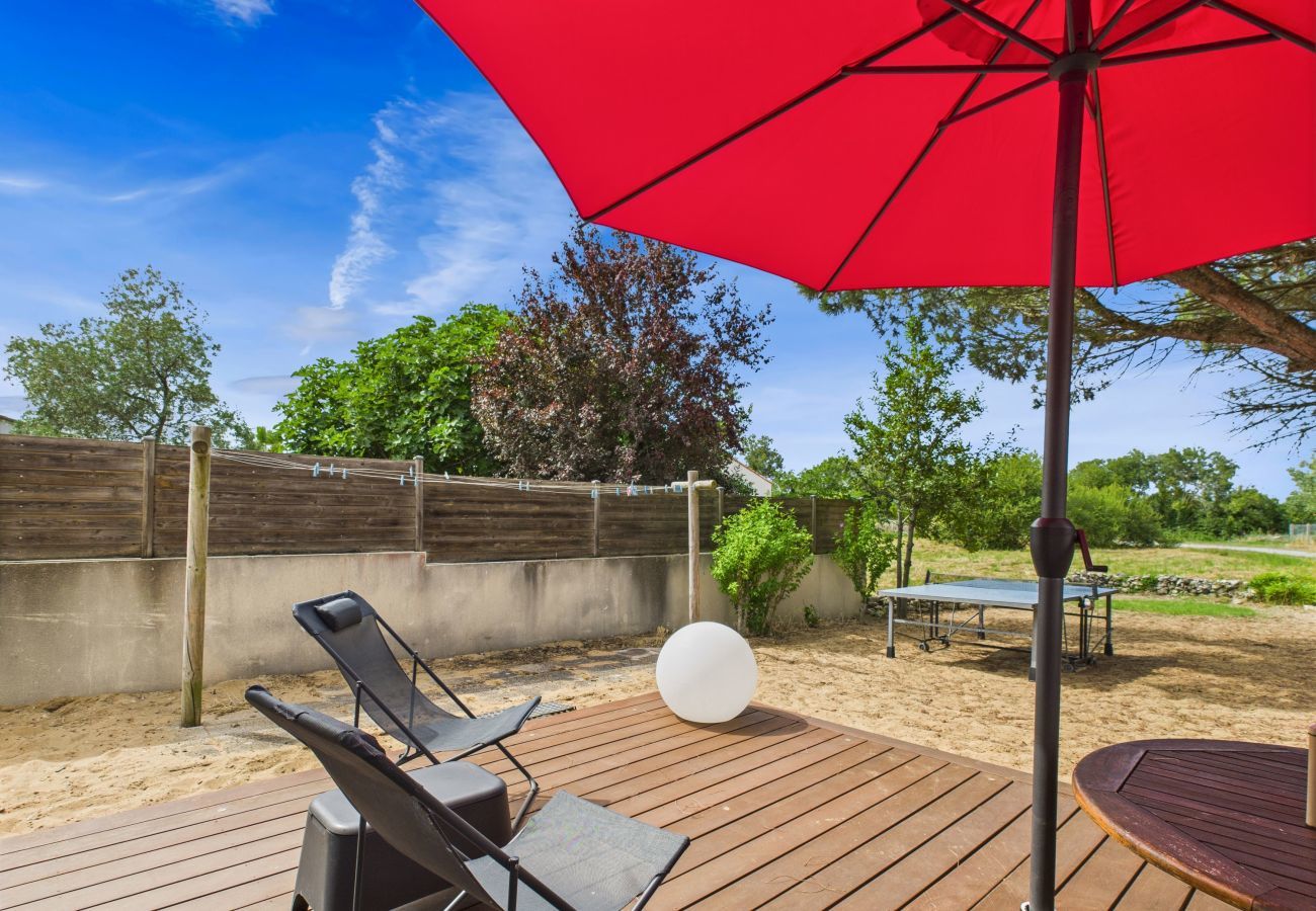 Maison à Longeville-sur-Mer - Maison familiale et colorée avec jardin pour 6 