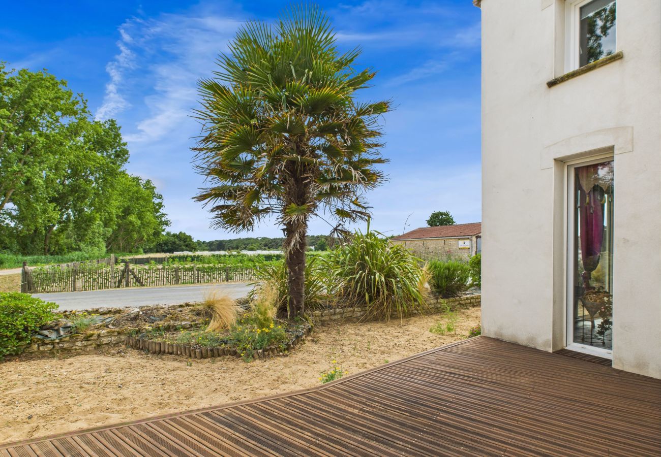 Maison à Longeville-sur-Mer - Maison familiale et colorée avec jardin pour 6 