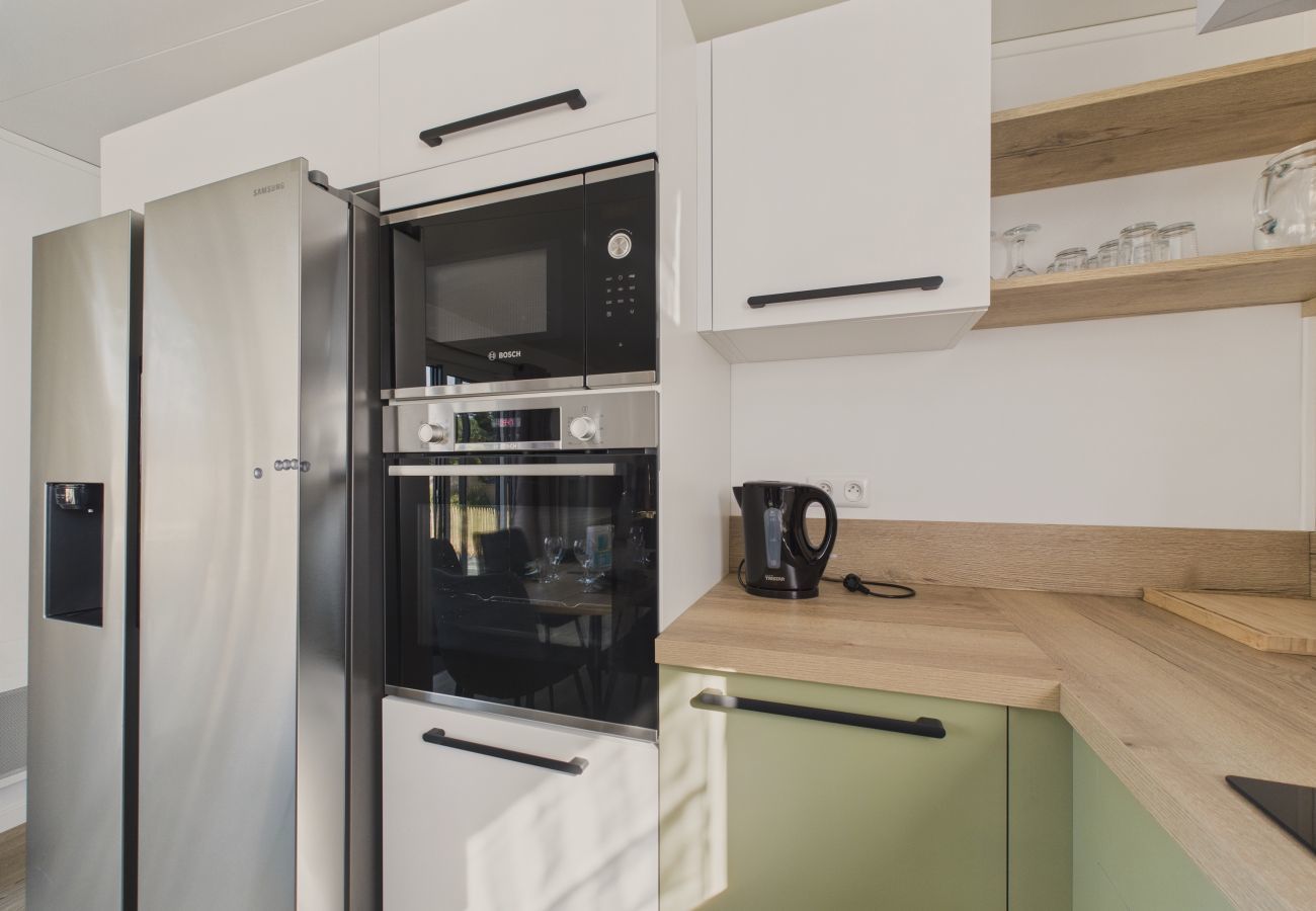 Chalet à Saint-Gilles-Croix-de-Vie - Chalet avec piscine pour 4 adultes/2 enfants