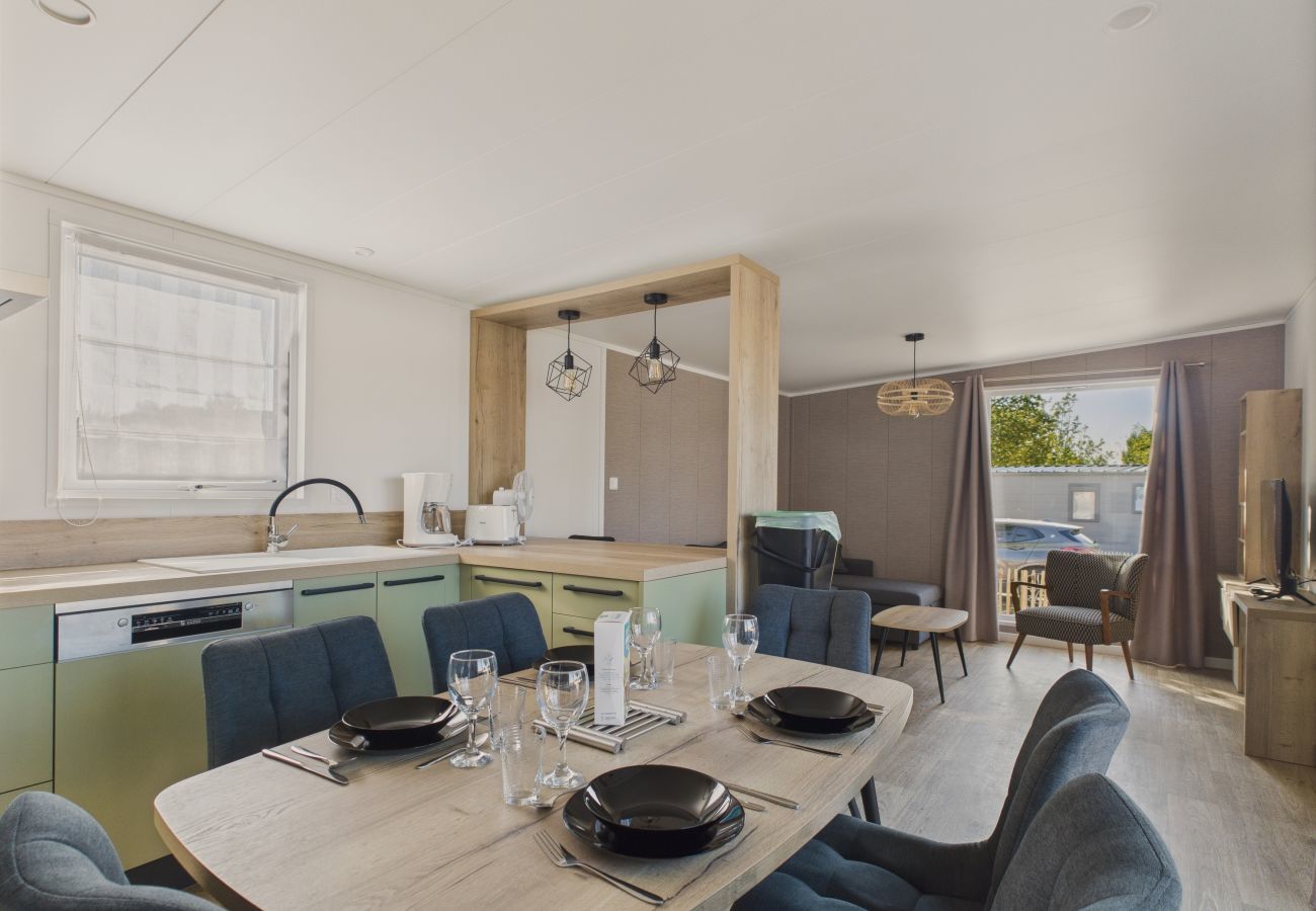 Chalet à Saint-Gilles-Croix-de-Vie - Chalet avec piscine pour 4 adultes/2 enfants