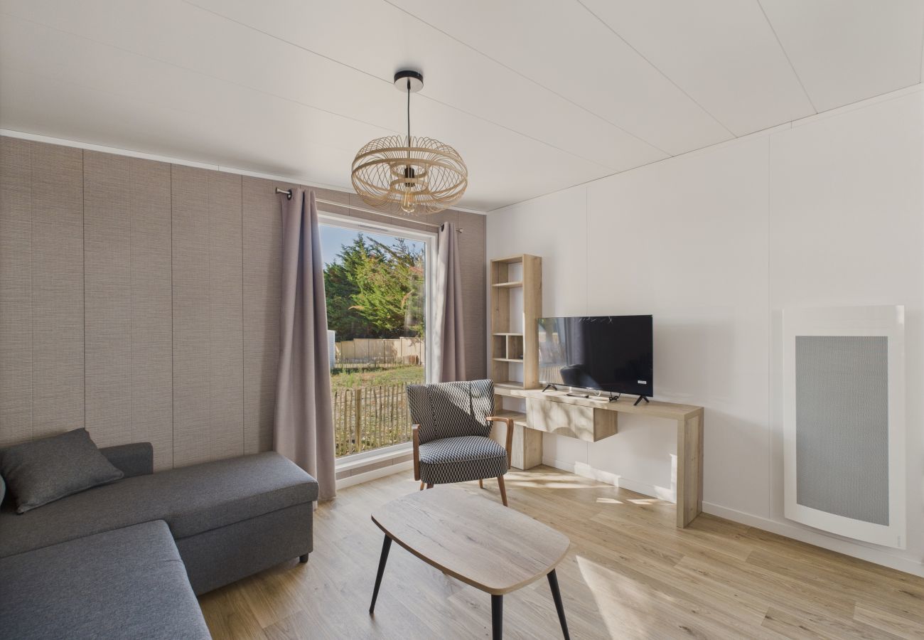 Chalet à Saint-Gilles-Croix-de-Vie - Chalet avec piscine pour 4 adultes/2 enfants