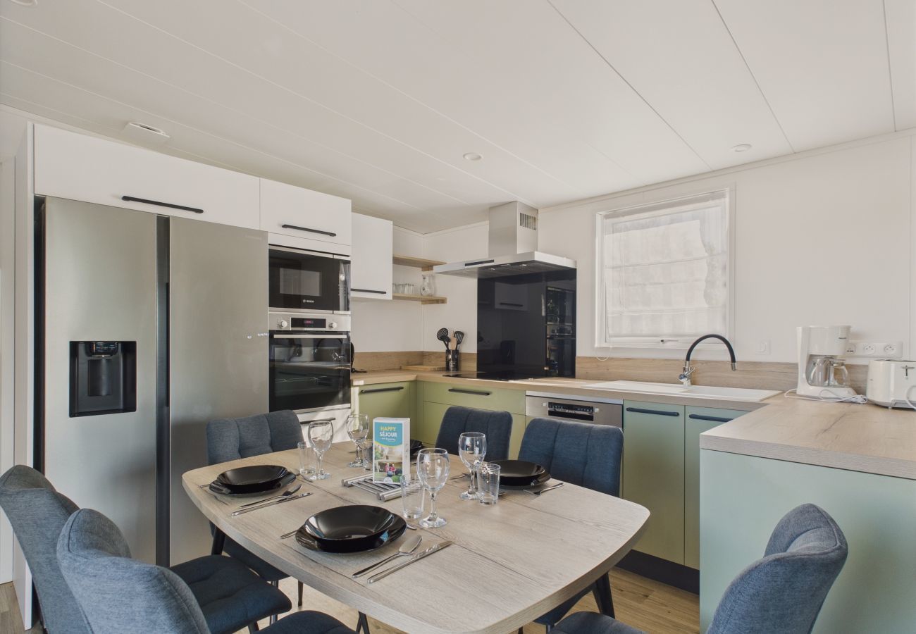 Chalet à Saint-Gilles-Croix-de-Vie - Chalet avec piscine pour 4 adultes/2 enfants