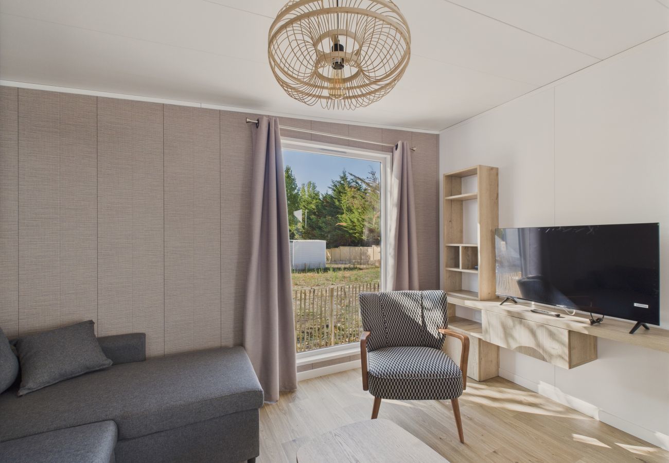 Chalet à Saint-Gilles-Croix-de-Vie - Chalet avec piscine pour 4 adultes/2 enfants