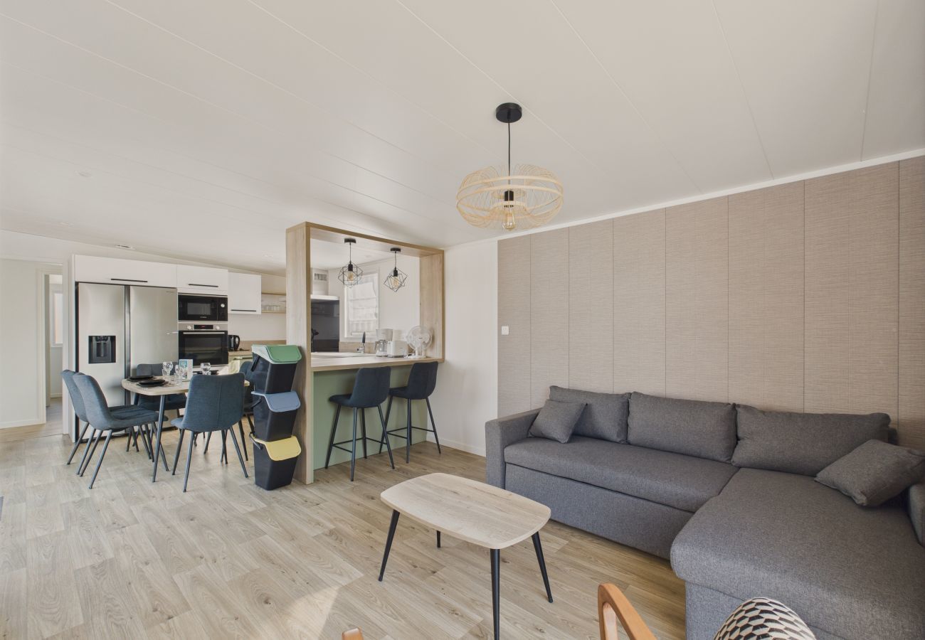 Chalet à Saint-Gilles-Croix-de-Vie - Chalet avec piscine pour 4 adultes/2 enfants