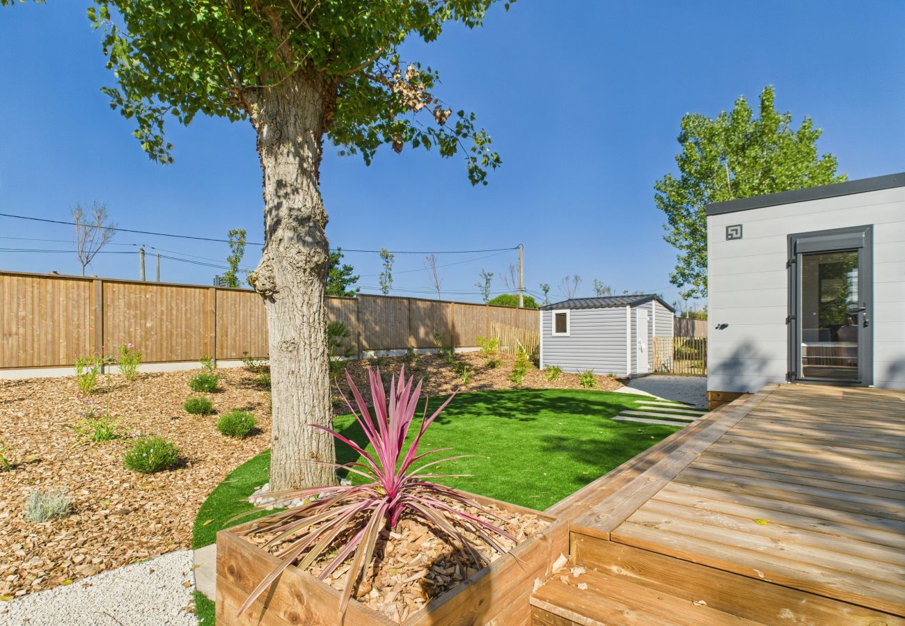 Chalet à Saint-Gilles-Croix-de-Vie - Chalet avec piscine pour 4 adultes/2 enfants