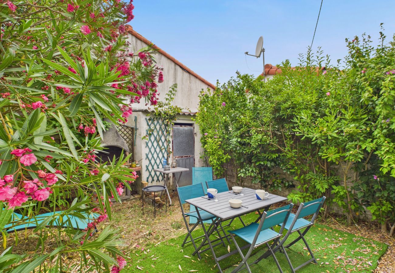 Appartement à Saint-Gilles-Croix-de-Vie - 200m de la plage, jardin, appart pour 4