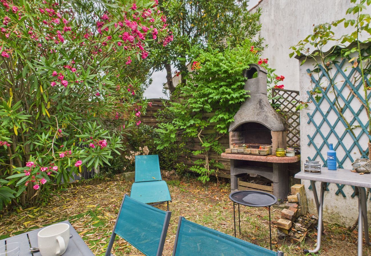 Appartement à Saint-Gilles-Croix-de-Vie - 200m de la plage, jardin, appart pour 4
