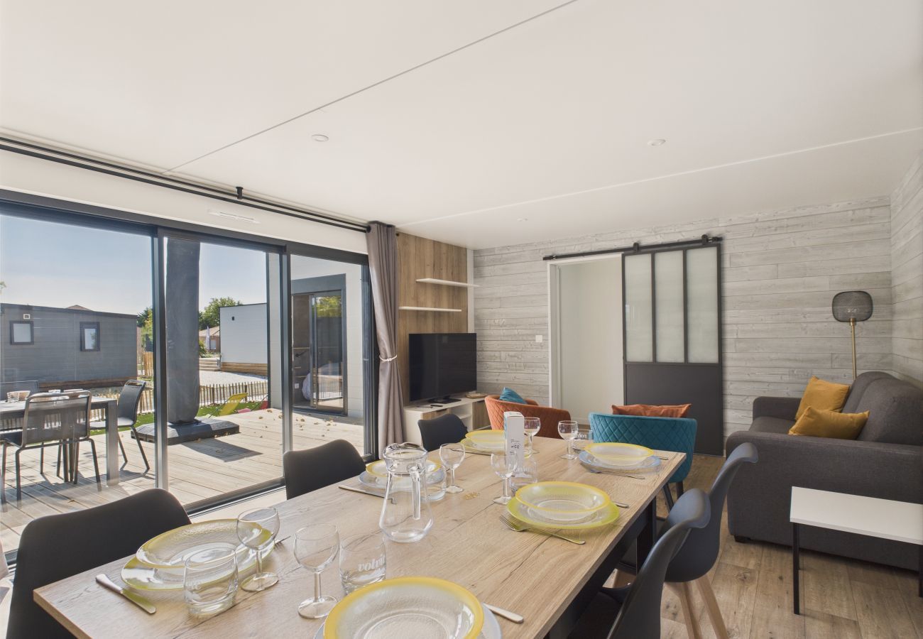 Chalet à Saint-Gilles-Croix-de-Vie - Chalet pour 6 avec piscine chauffée commune