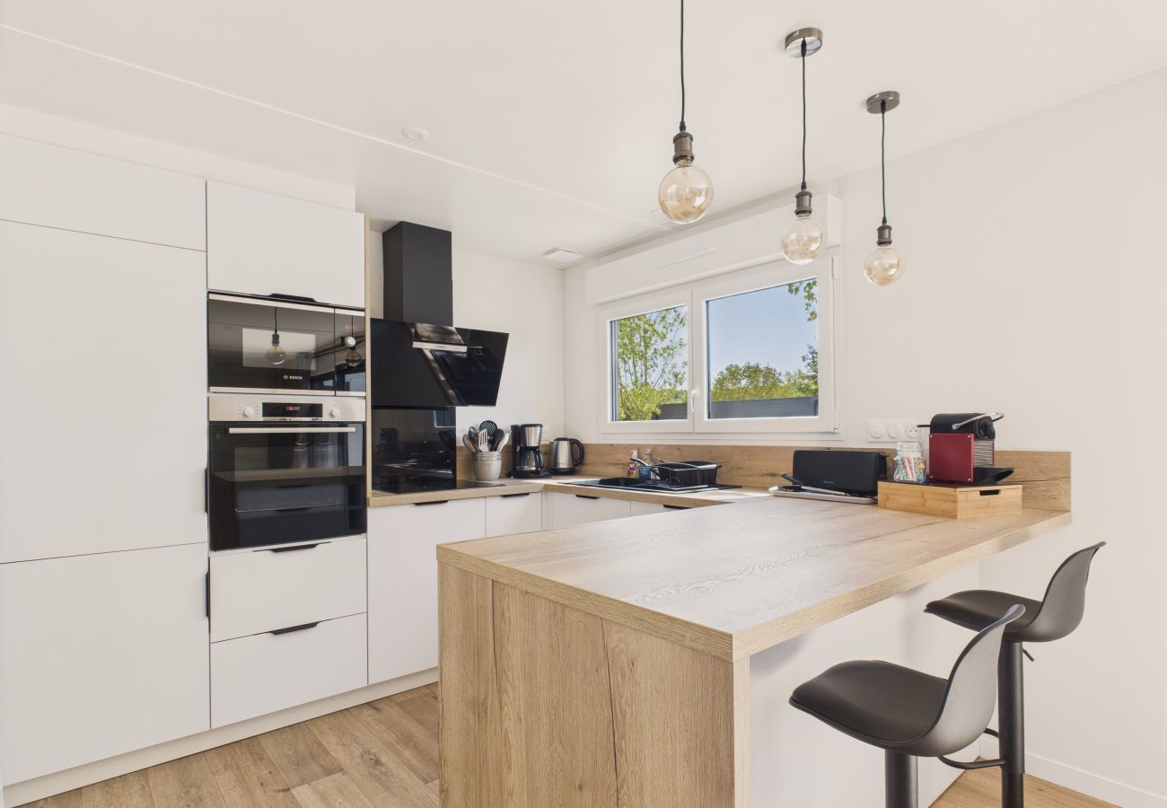 Chalet à Saint-Gilles-Croix-de-Vie - Chalet pour 6 avec piscine chauffée commune