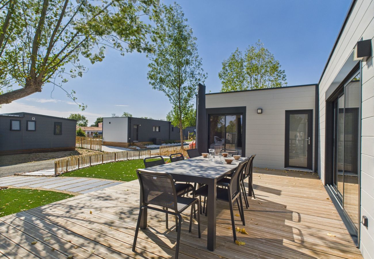 Chalet à Saint-Gilles-Croix-de-Vie - Chalet pour 6 avec piscine chauffée commune