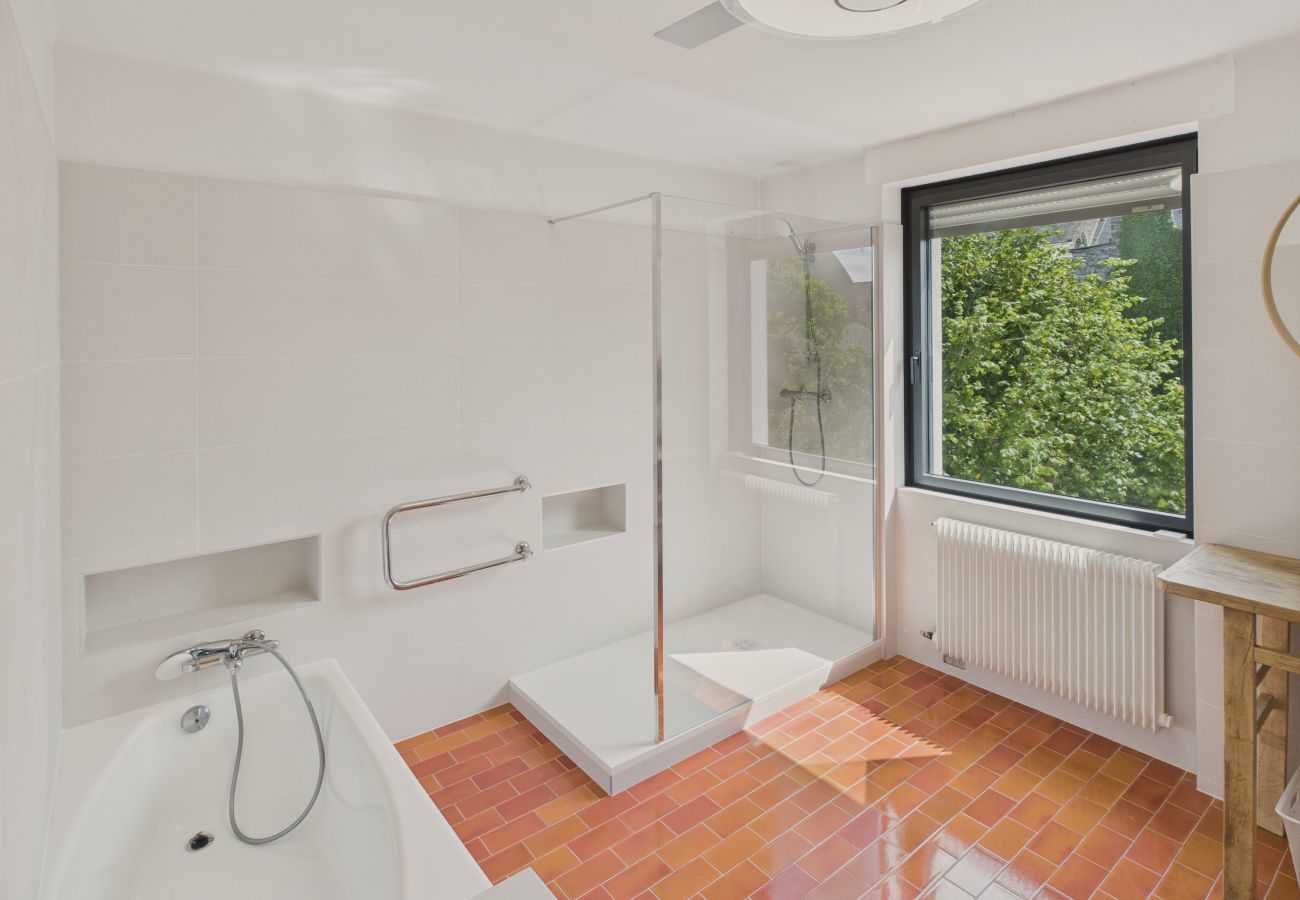 Maison à Pont-l´Abbé - Vue rivière - grande maison et jardin pour 10