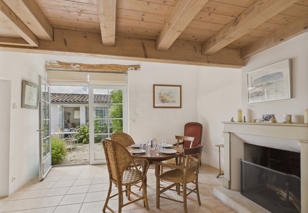 Maison à Les Portes-en-Ré - 800 m de la plage, maison pour 4 avec terrasse