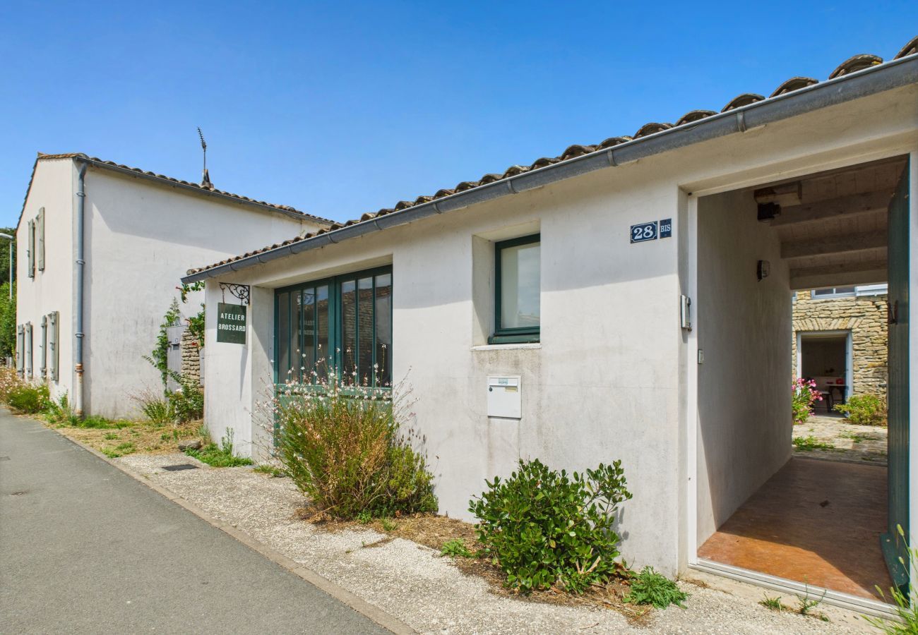 Maison à Les Portes-en-Ré - 800 m de la plage, maison pour 4 avec terrasse