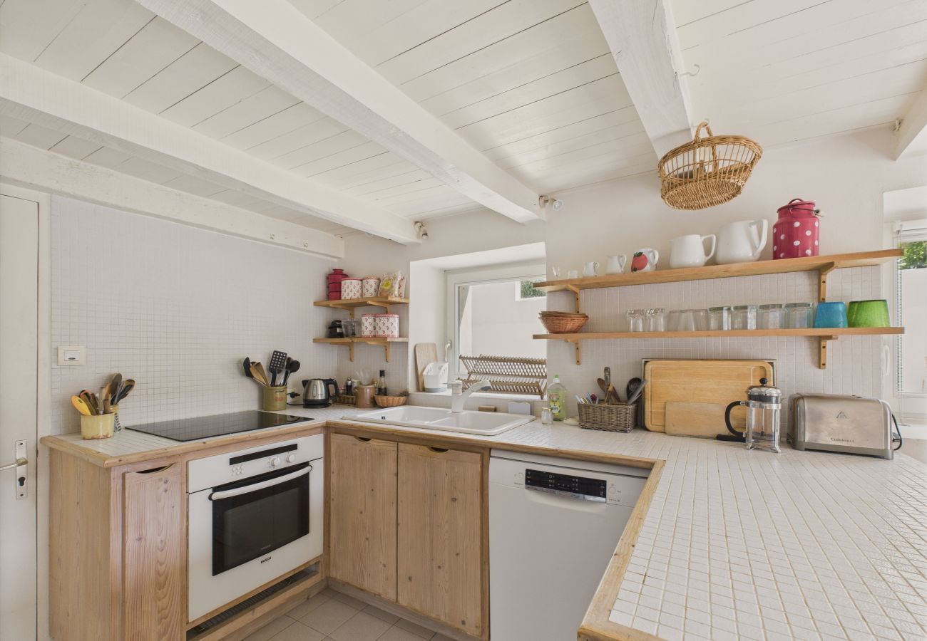 Maison à Les Portes-en-Ré - 800 m de la plage, maison pour 4 avec terrasse