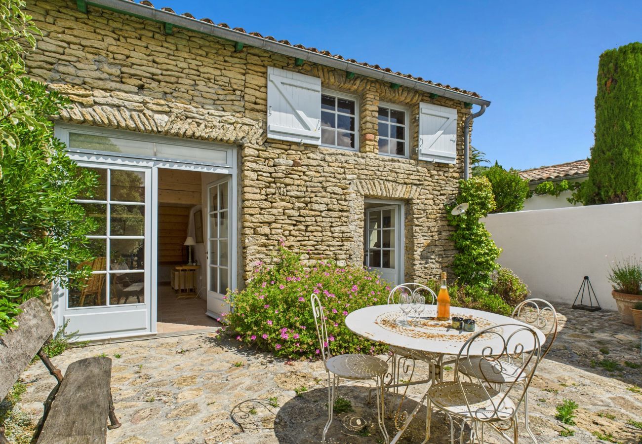 Maison à Les Portes-en-Ré - 800 m de la plage, maison pour 4 avec terrasse