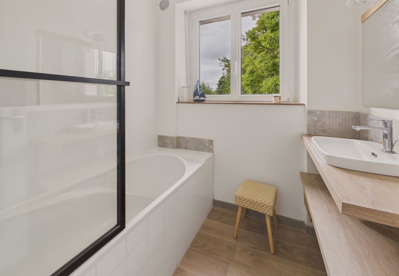 Appartement à Fouesnant - Dépendance 2 adultes 2 enfants - avec jardin